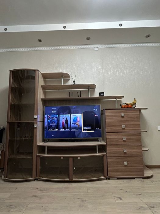 Горка с телевизором