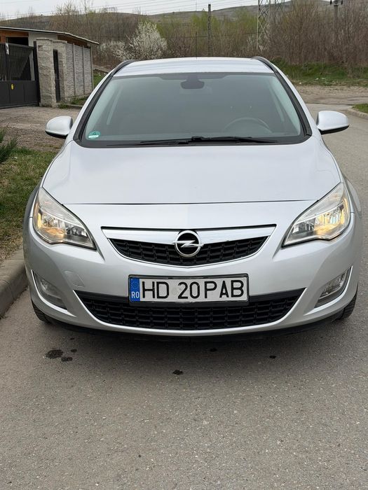 Opel astra j an 2011
