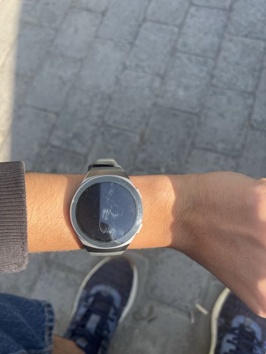 Продам смарт часы HUAWEI WATCH GT 2e
