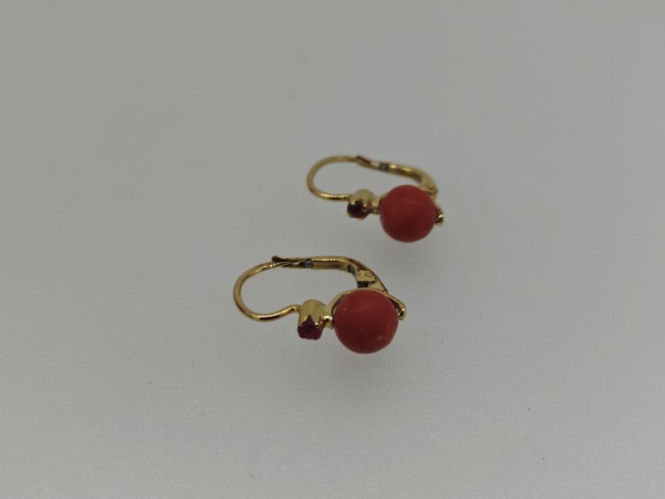 Cercei aur 18k 2.50gr cu coral(r)