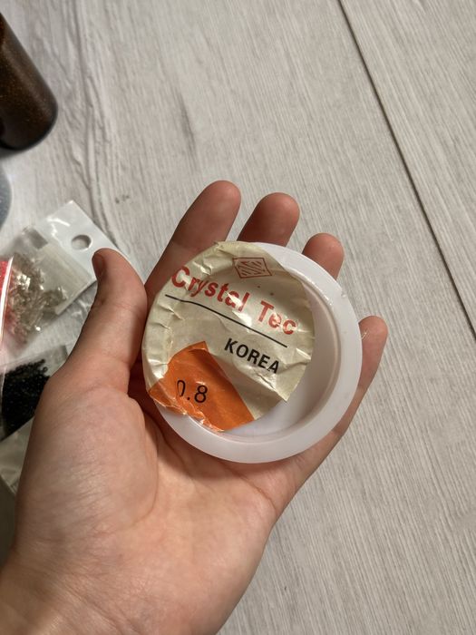 Продам бисеры и лески