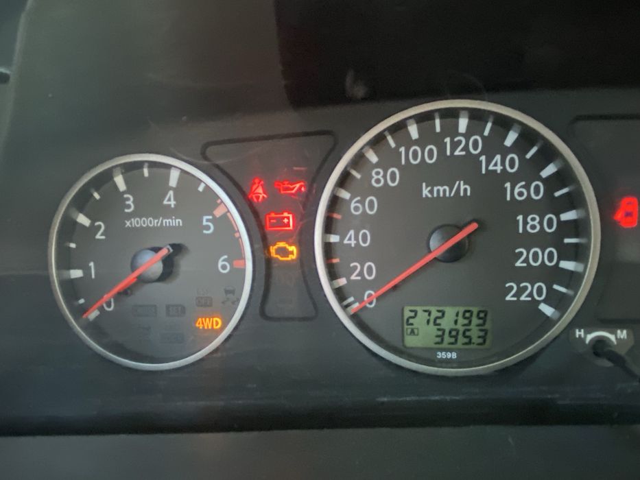 Vand Nissan x-trail sau schimb cu toareg de 2.5 cu carlig