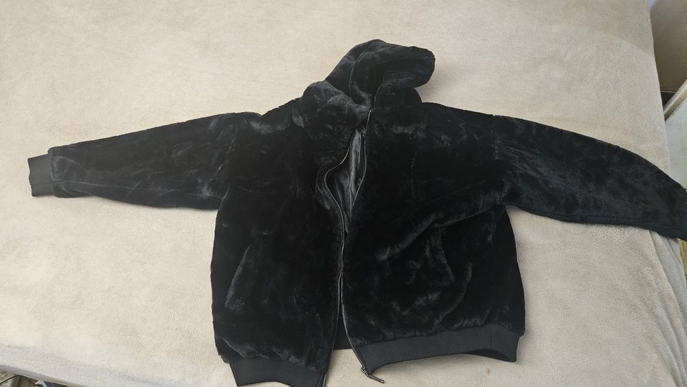 Дамско спортно яке