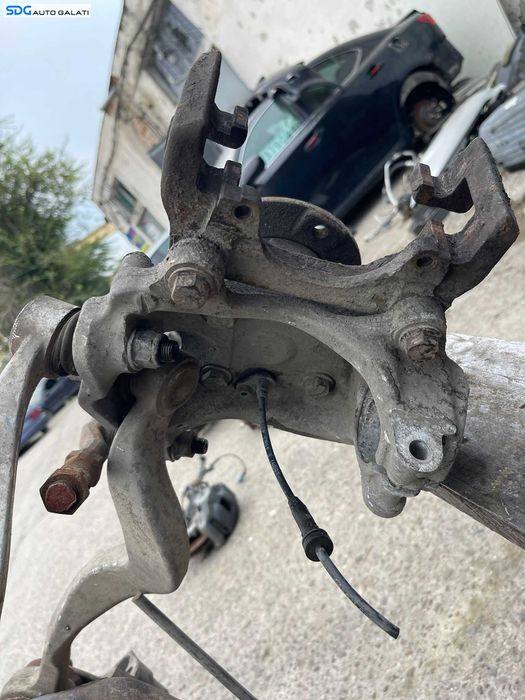 Fuzeta cu Rulment Stanga Fata BMW Seria 5 E60 E61 525 530 2.5 3.0 D 2003 - 2010 Cod 6760953 [B3225]