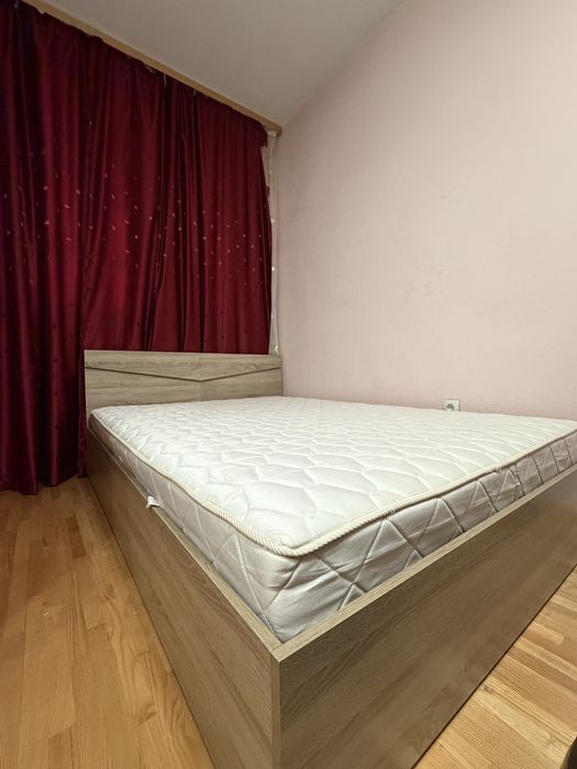 Спалня с матрак с механизъм