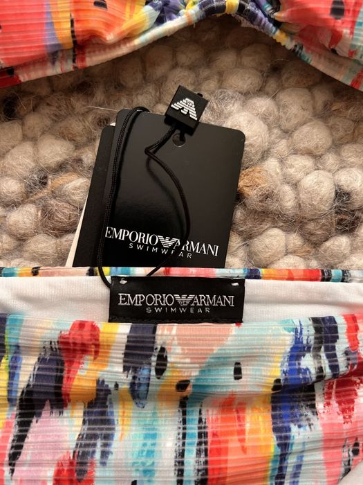 Нов бански на Emporio Armani