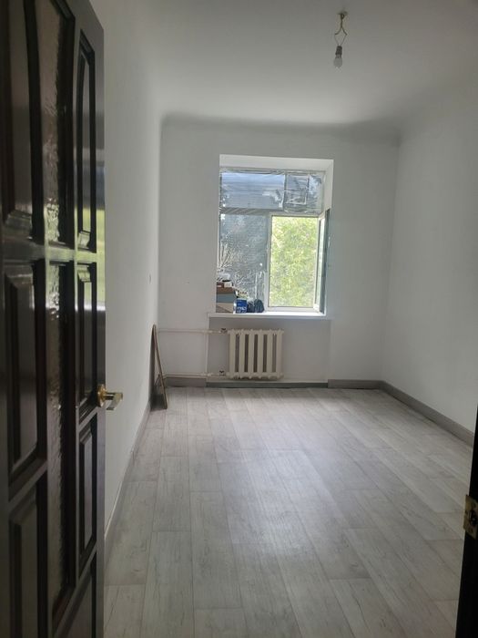 Продаётся 4 комнатная квартира