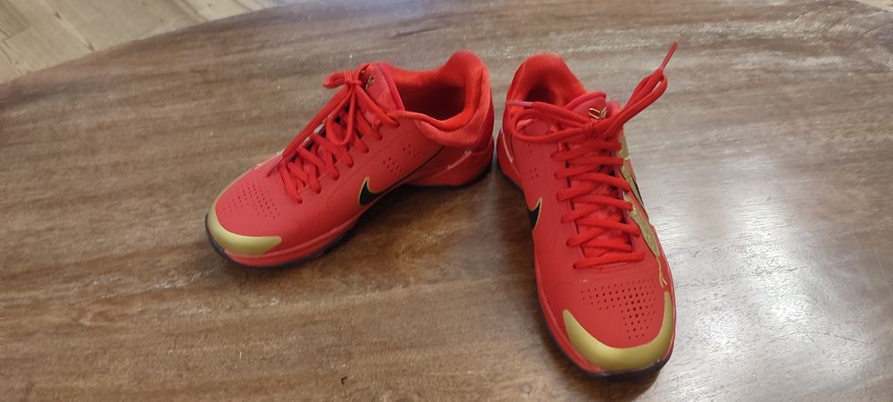 Кроссовки NIKE...