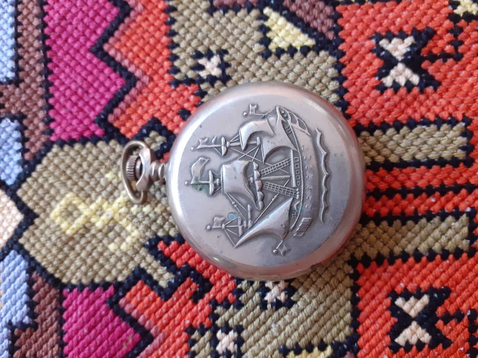 Стар джобен часовник "Молния"