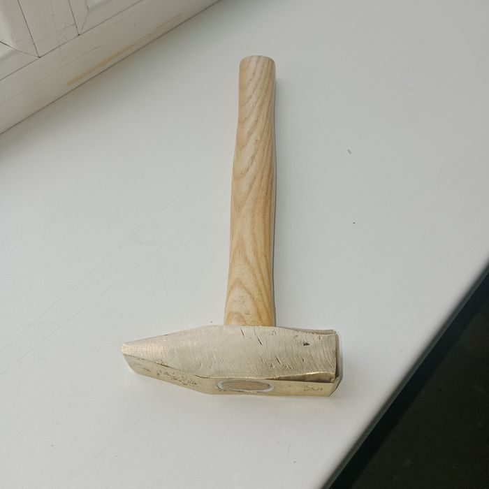 Искробезопасный молоток