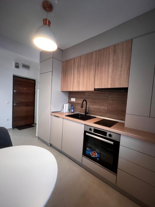 De inchiriat apartament 2 camere-zona Cornesti