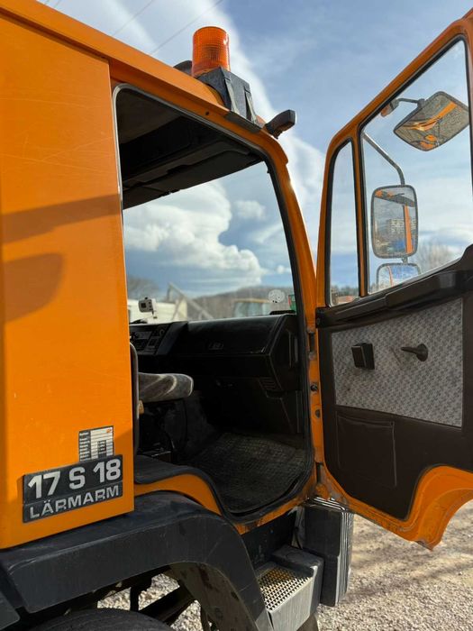 Самосвал Steyr 17S18