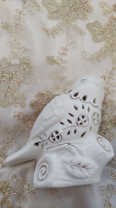 Керамична ваза сърце и порцеланова птичка поставка за яйце