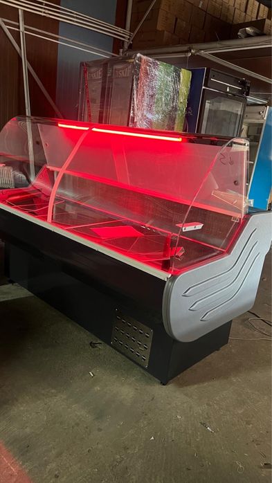 Vitrină frigorifica Pentru Mezeluri/Carne, Profesionala led