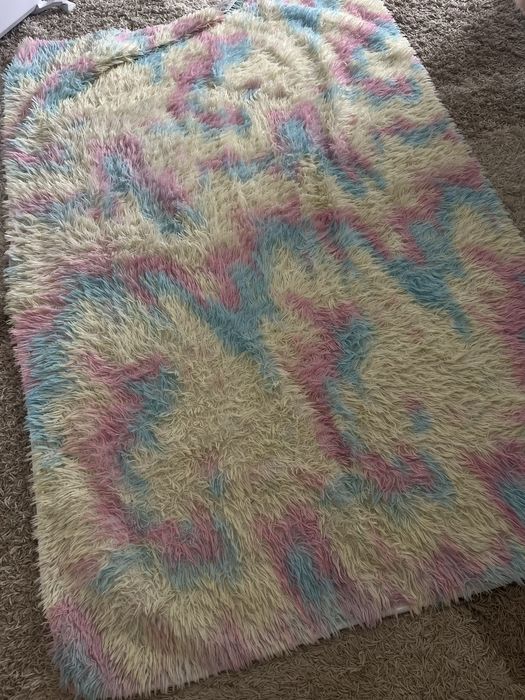 Ковер в стиле тай дай