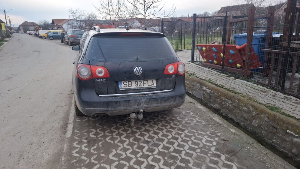 Vând volkswagen passat b6