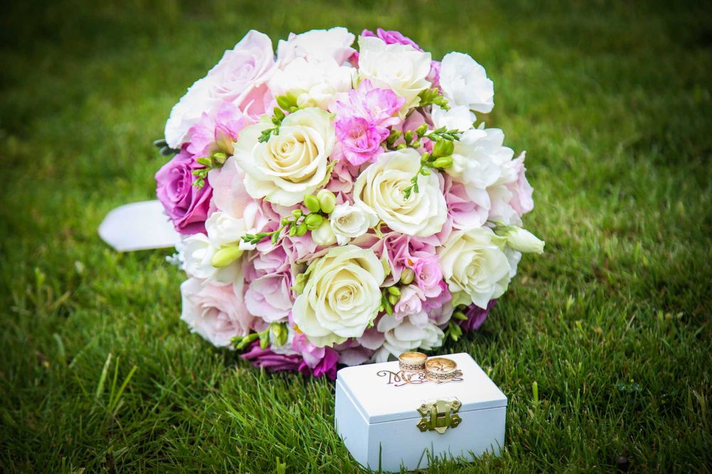 Filmari video , fotografii, albume foto, fum greu.