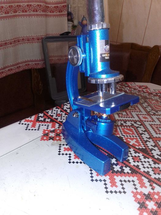De vanzare Microscope de Luxe  100X,450X, 900X