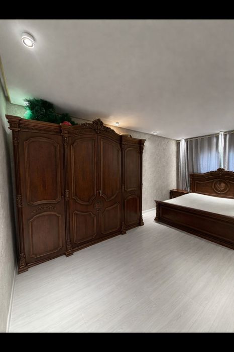 Продаётся спальний гарнитур срочно