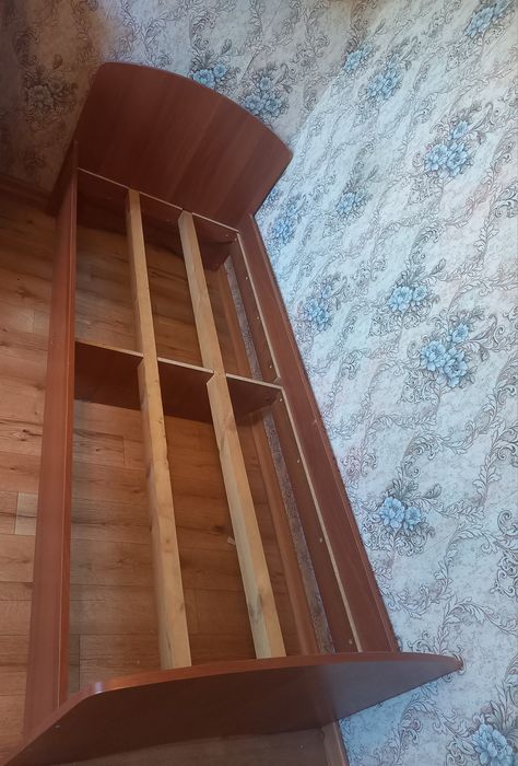 Односпальная кровать