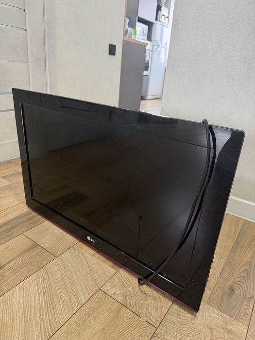 Продам телевизор в хорошем состояний