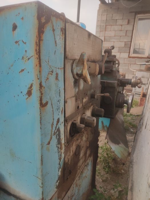 Продам Токарный станок 1д95