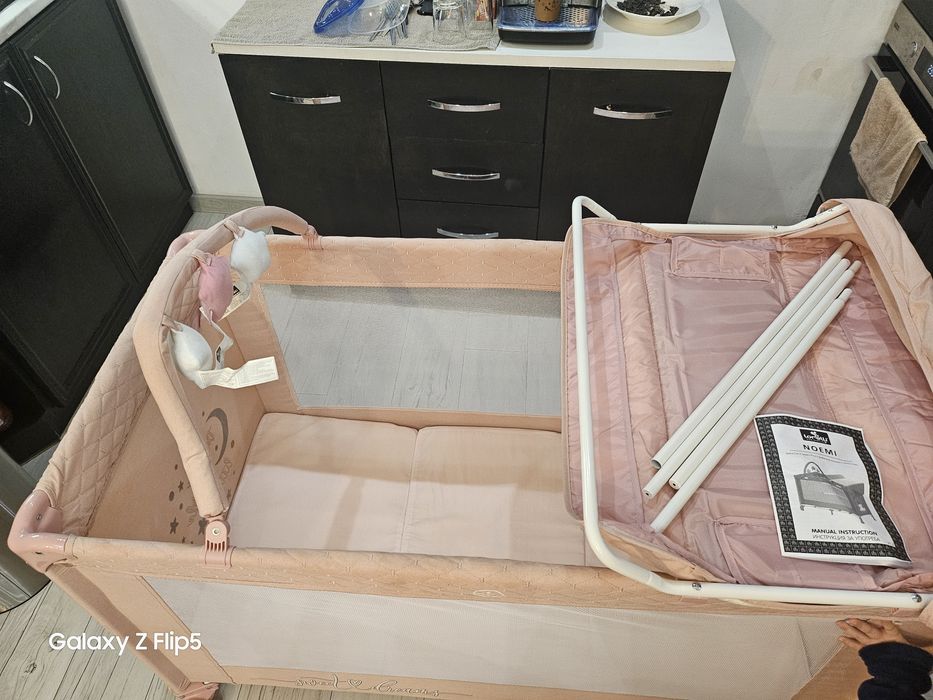 Продавам детска сгъваема кошара Loreli