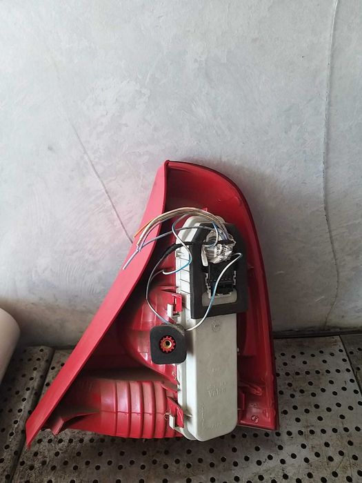 Stop tripla lampa stanga renault clio 2 8200071413