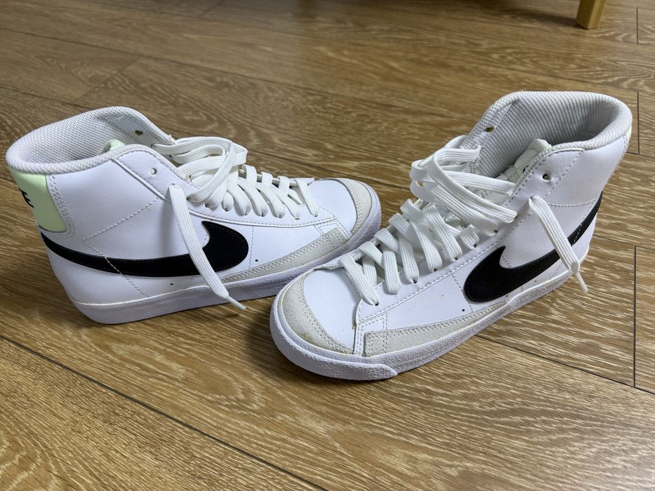 Adidasi nike jordan , air
