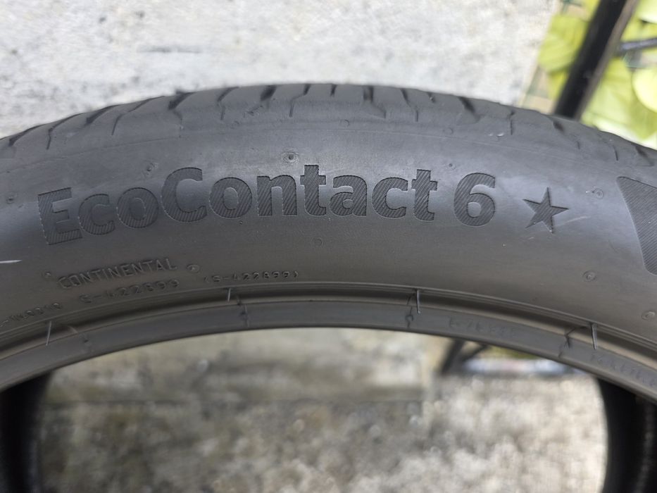 Vând două anvelope de vara continental  275 35 22 dot 0325