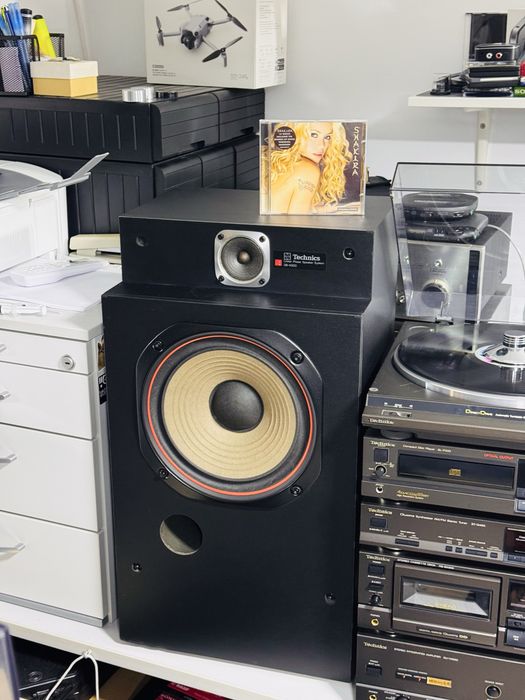 Linie audio TECHNICS-boxe, pick-up, amplificator, deck,CD-player,tuner