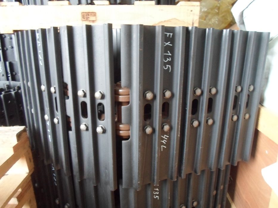 Металлическая гусеница Komatsu