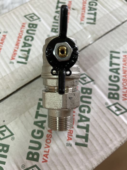 Кран шаровый со сгоном угловой 3/4" Bugatti