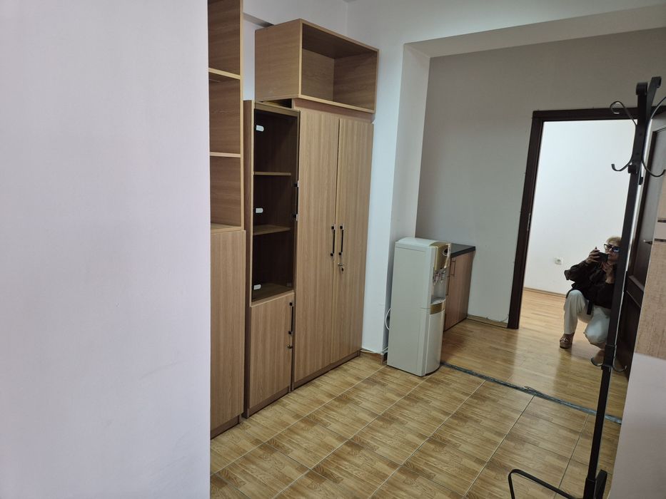 Vind garsoniera dubla (45mp) in bloc nou