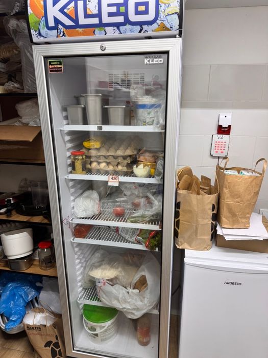 Витринный холодильник