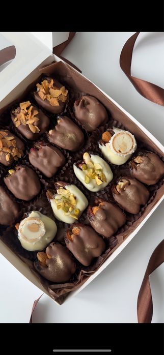 Финики в шоколаде