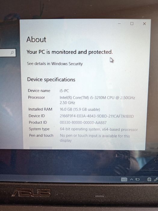 Лаптоп asus без външни забележки