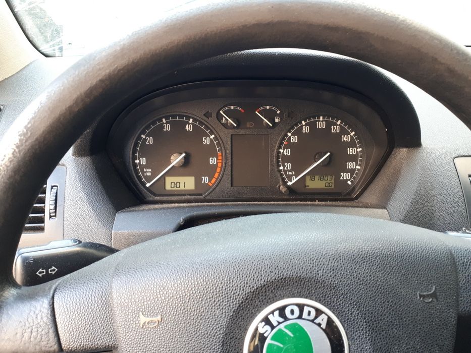 Cutie de viteza  Skoda Fabia 1.4
