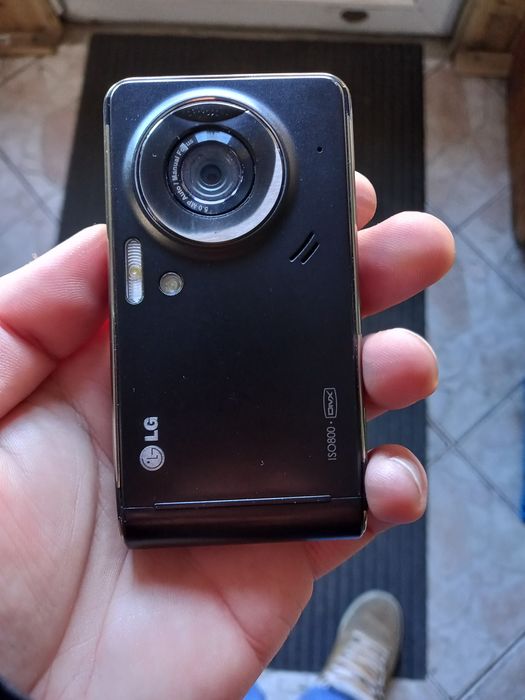 Vând telefon Lg KU990i funcțional de colecție