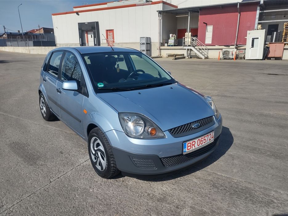 Ford fiesta benzina 13 impecabila preț 1600  euro