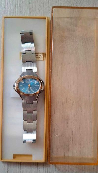 Часы наручные "ЛУЧ"