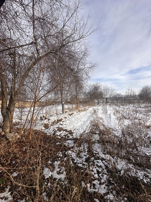 yer sotiladi maydoni 75.3 sòtik yashasa boladi