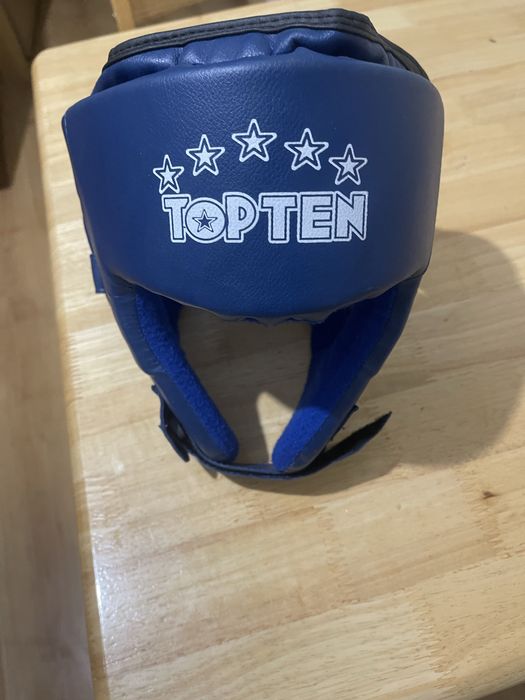 Шлем для карате и тэйквандо