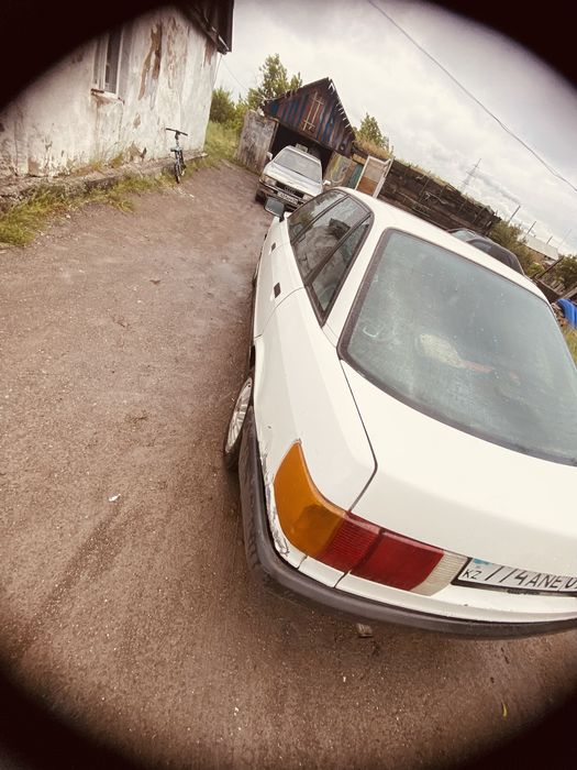 Срочно продаётся машина ауди 80 б3