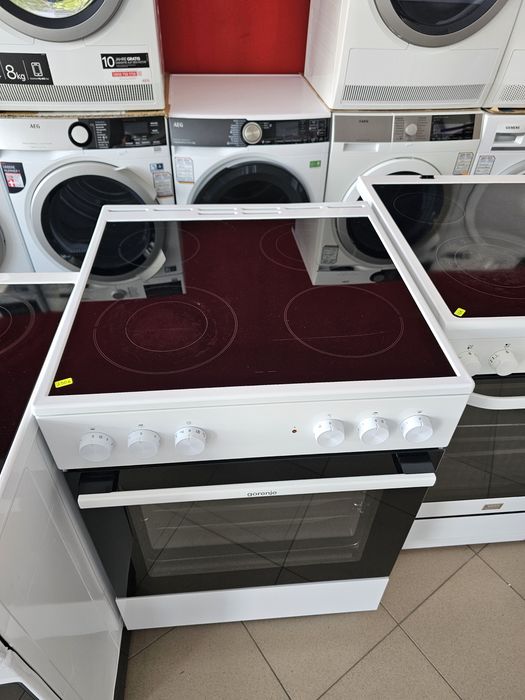 Свободностояща печка с керамичен плот Gorenje