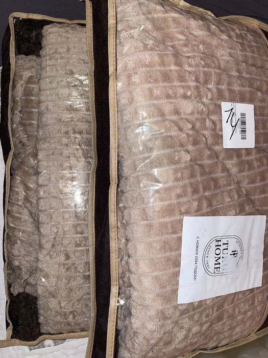 Плед покрывло 200*220  подарочный набор