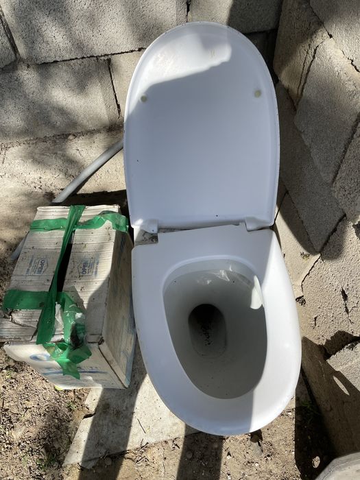 Продам унитаз срочно