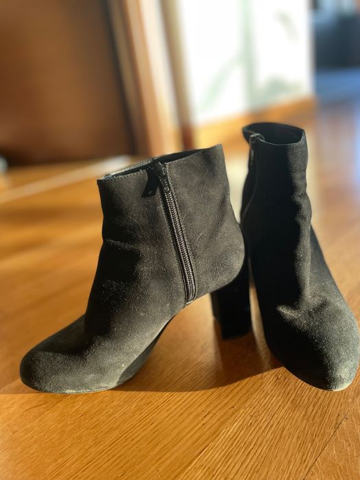 Botine din piele intoarsa UNISA