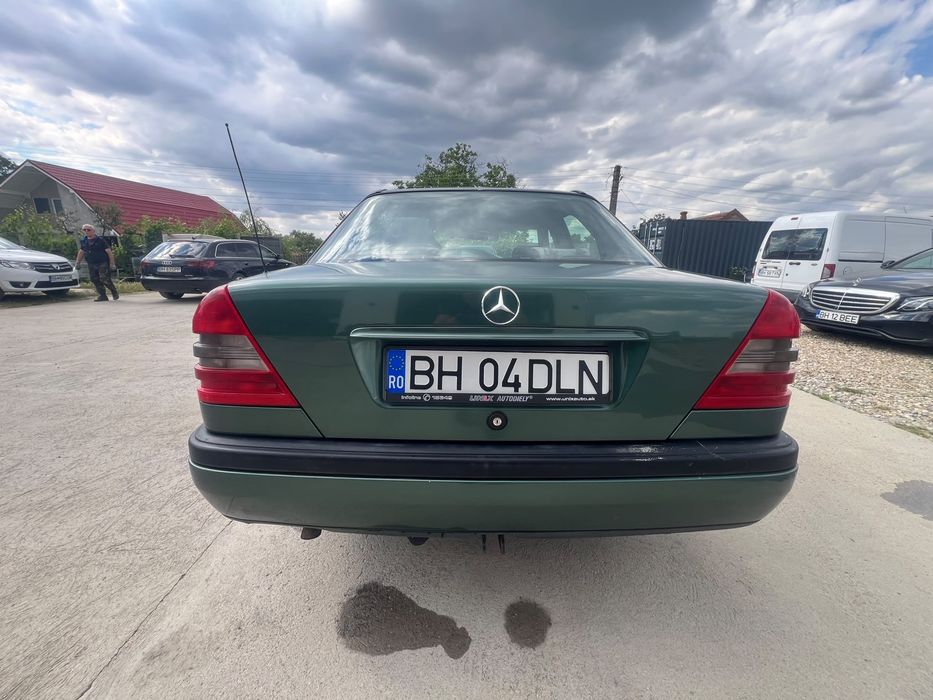 Vand mercedes c 200 din 1992 stare foarte bun.
