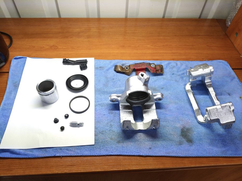 Суппорт правый Toyota Prado 95 в Алматы